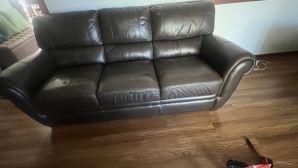 Before & After Leather Upholstery Clean and Polish in Rogers Park, IL (1)